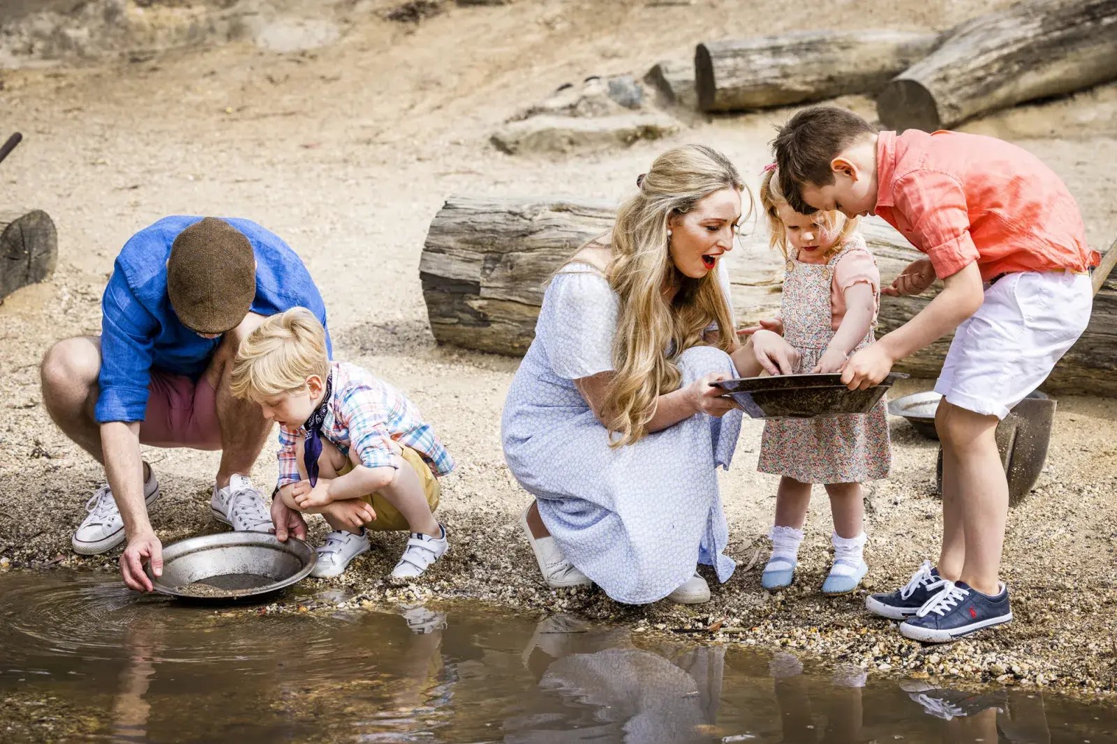 사금 채취 체험장 (Gold Panning Area)